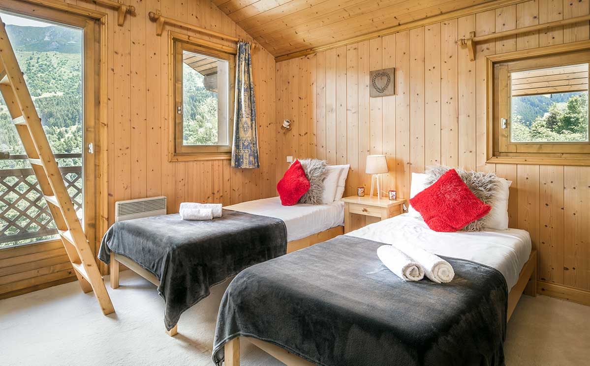 Chalet Himalaya: Bright and spacious catered chalet in Meribel centre